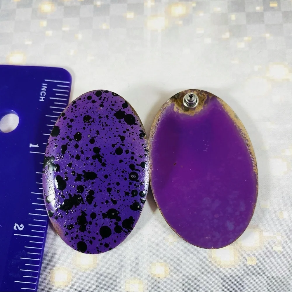 Purple oval enamel splatter vintage earrings 1980s